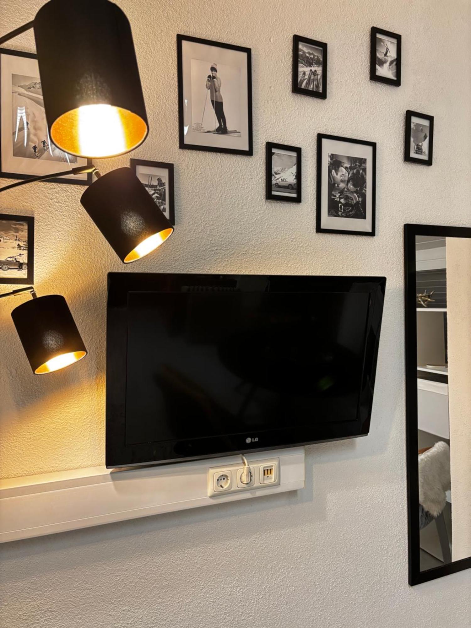 Lechtaler Alpenblick Landeck - Privatzimmer & Ferienwohnung Eksteriør billede
