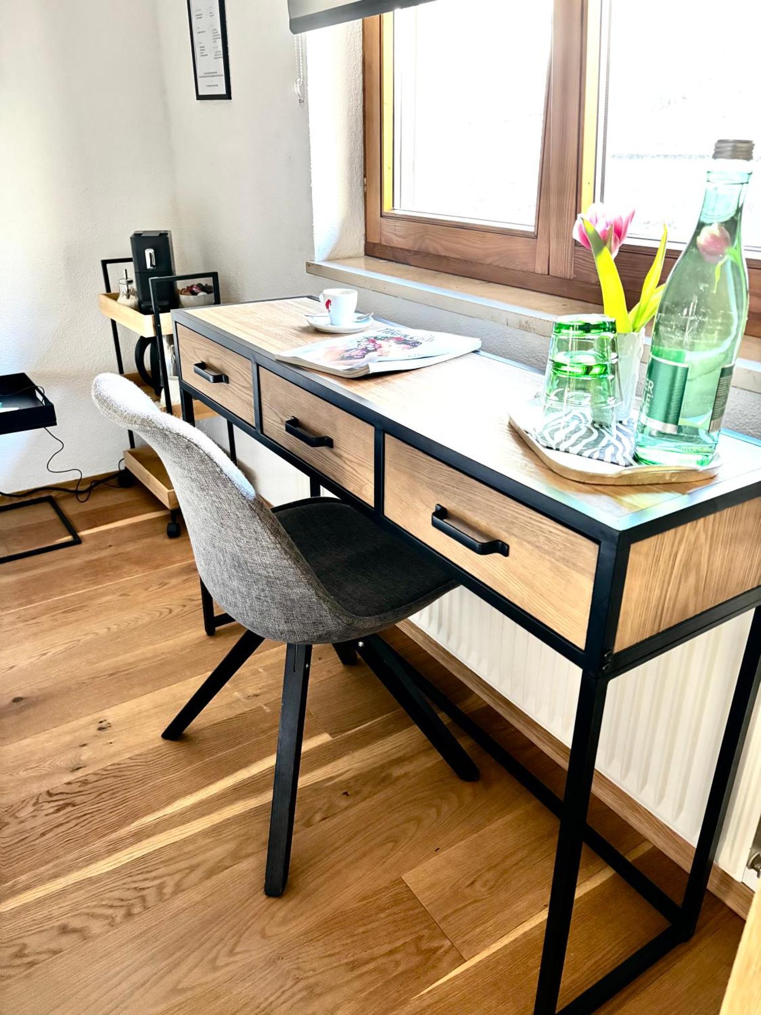 Lechtaler Alpenblick Landeck - Privatzimmer & Ferienwohnung Eksteriør billede