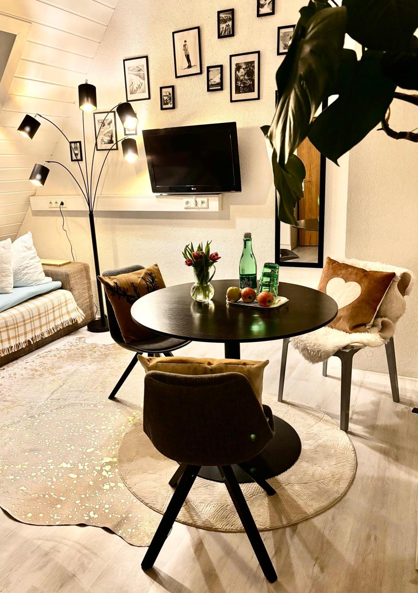 Lechtaler Alpenblick Landeck - Privatzimmer & Ferienwohnung Eksteriør billede