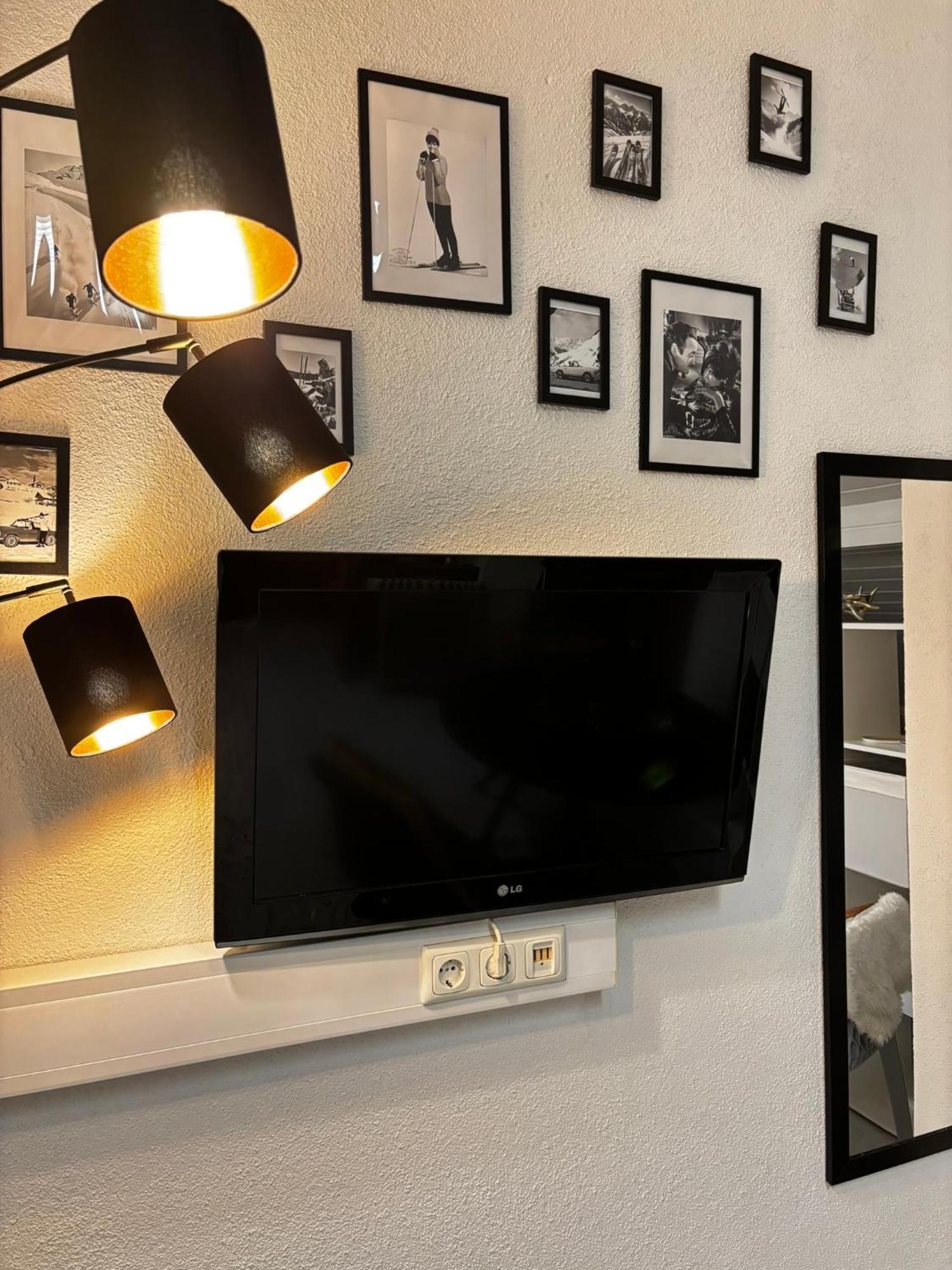Lechtaler Alpenblick Landeck - Privatzimmer & Ferienwohnung Eksteriør billede